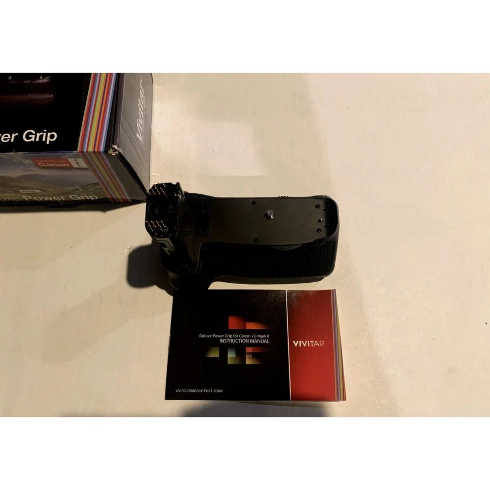 Vivitar Deluxe Power Grip for Canon 7D Mark II #VIV-PG-7DMII (SEE PHOTOS)